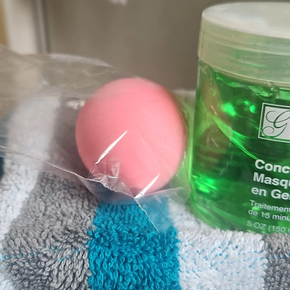 Global Beauty Care CUCUMBER Gel Mask NWOT Green W 2 Applicator Sponges.
